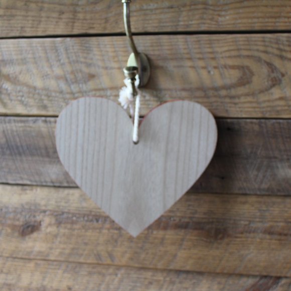 Large wooden hanging heart "cutting board" decoration with red edges - Picture 3 of 4